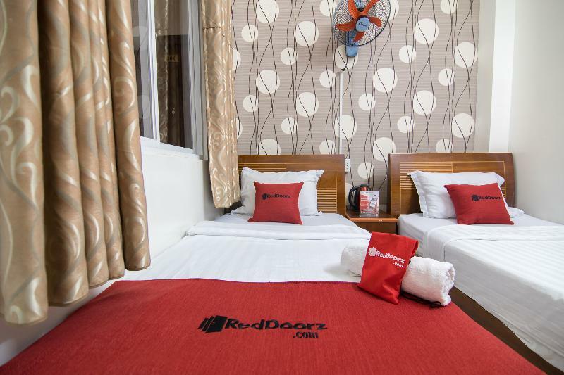 Reddoorz @ Pham Ngu Lao Street 4 Hotel โฮจิมินห์ซิตี้ ภายนอก รูปภาพ